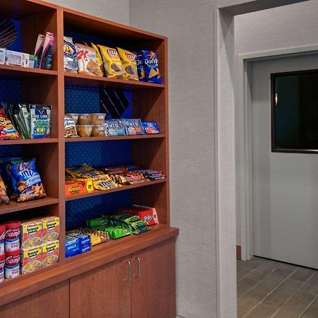 Hampton Inn & Suites Astoria Bagian luar foto