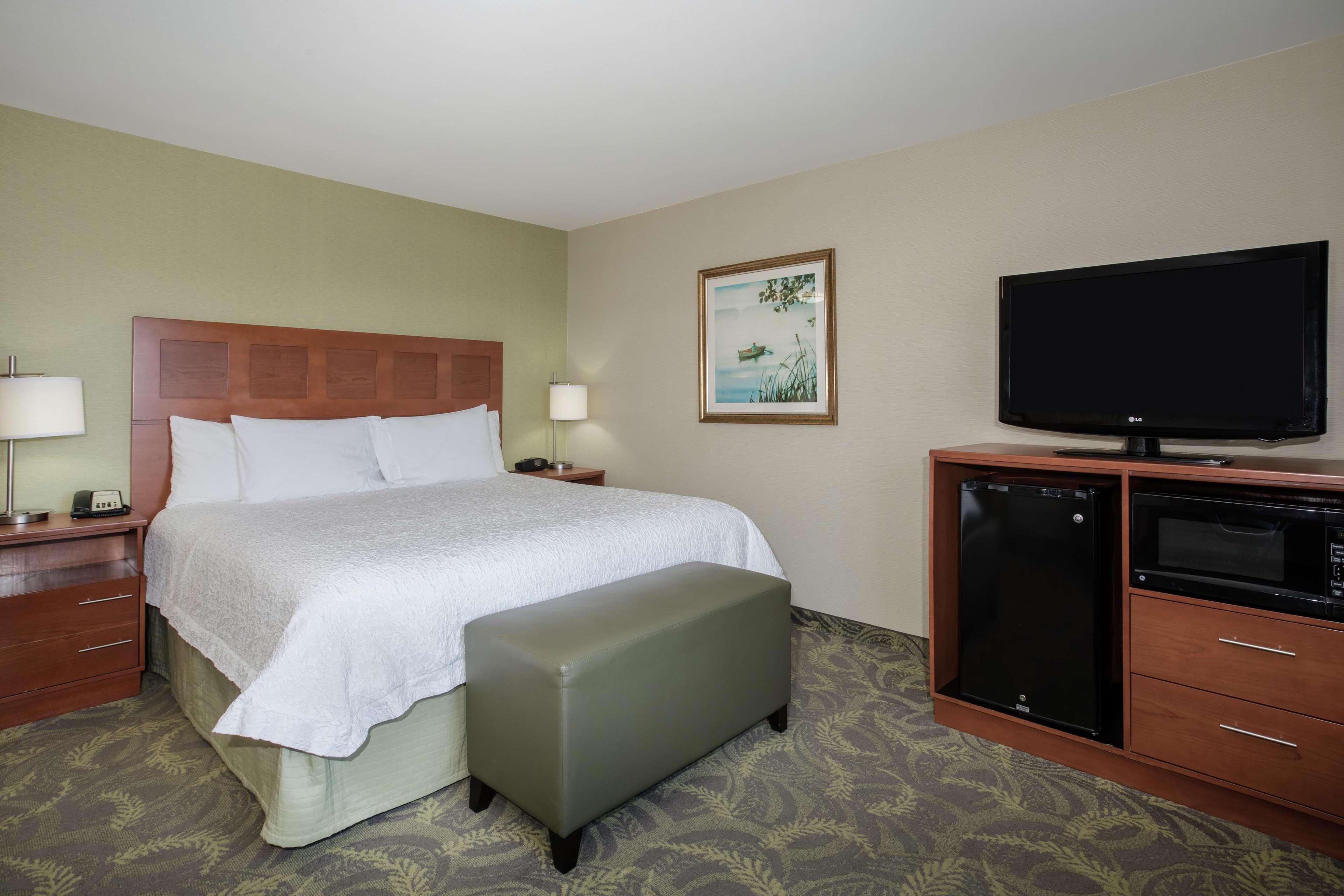 Hampton Inn & Suites Astoria Bagian luar foto