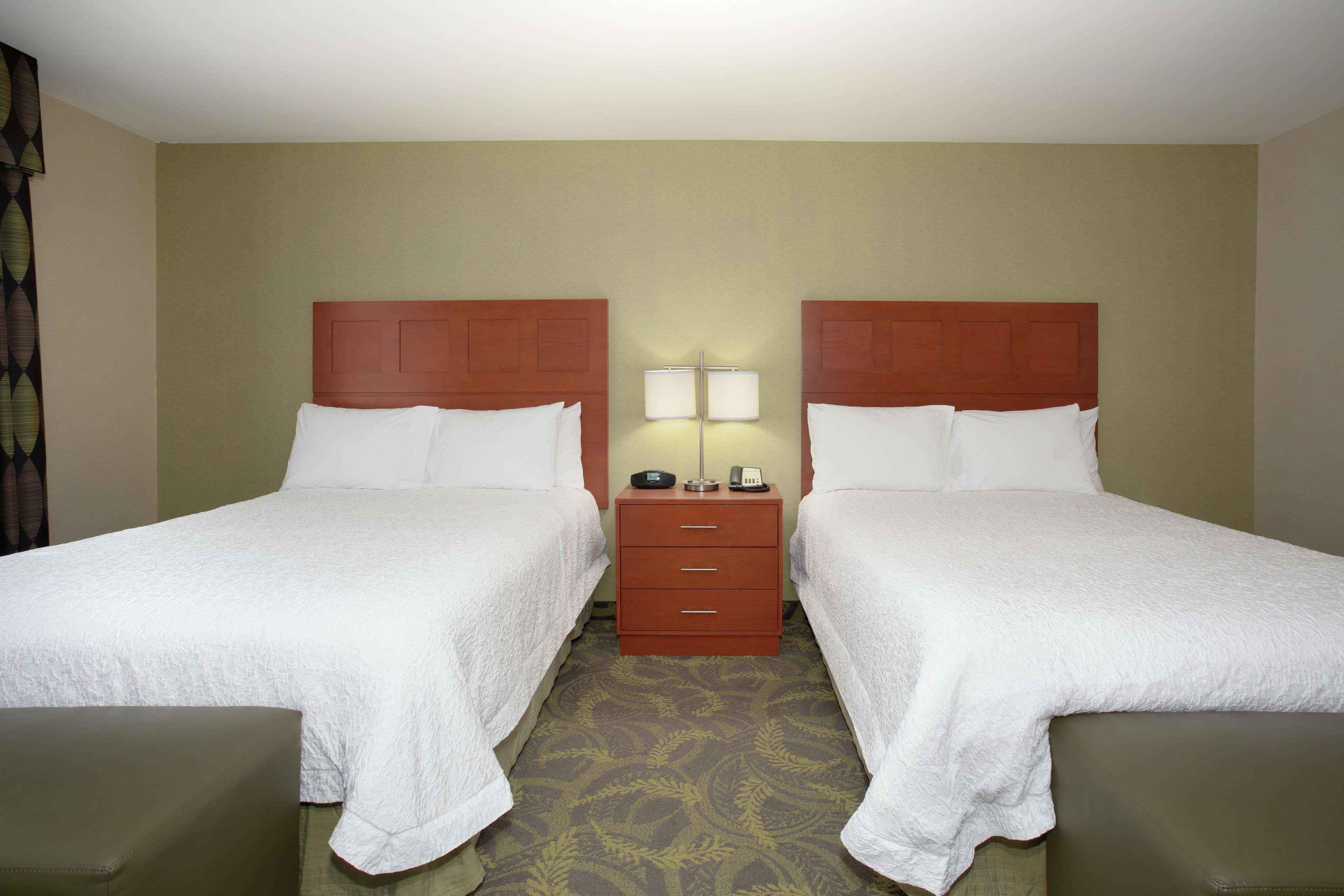 Hampton Inn & Suites Astoria Bagian luar foto