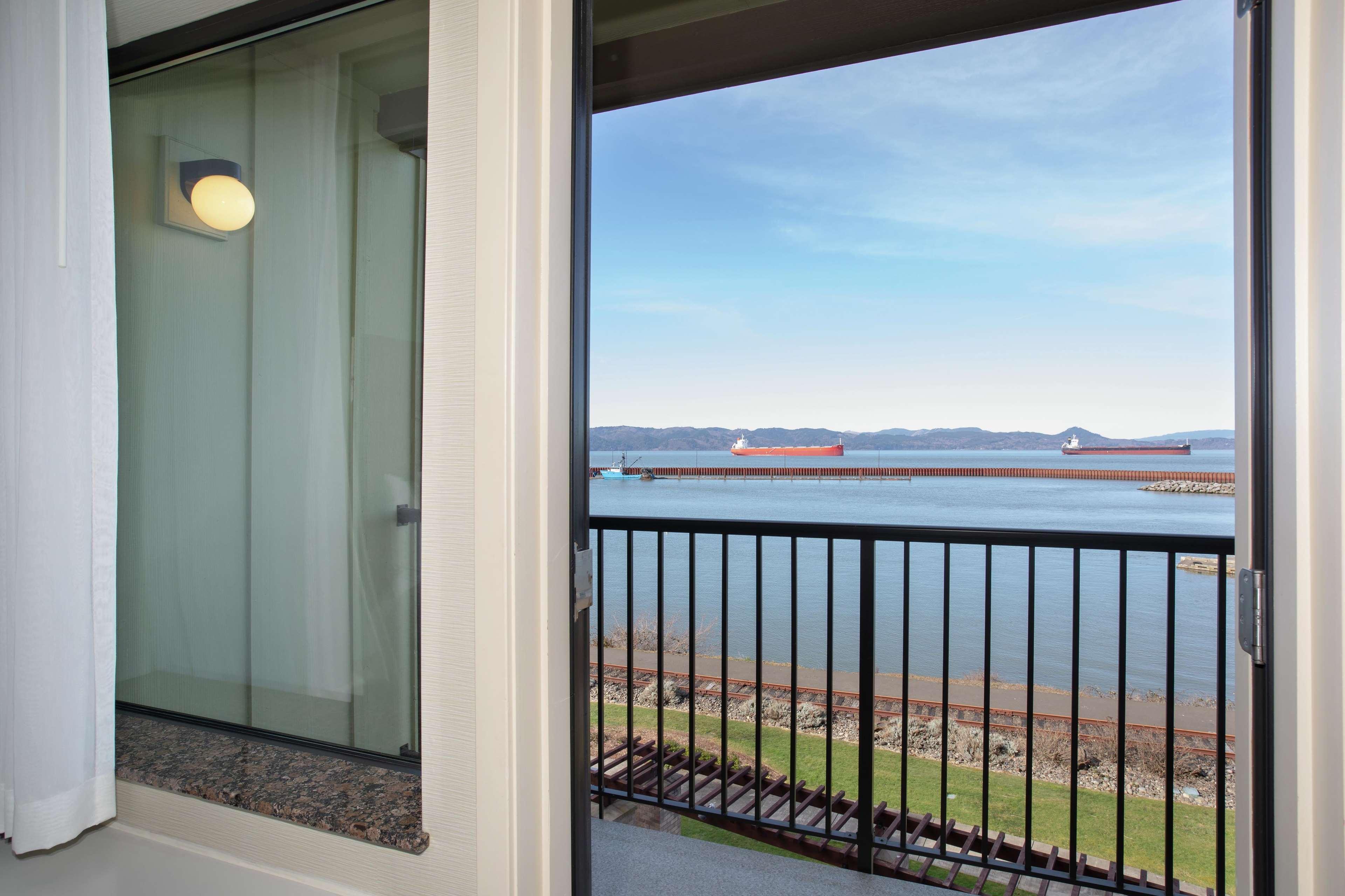 Hampton Inn & Suites Astoria Bagian luar foto