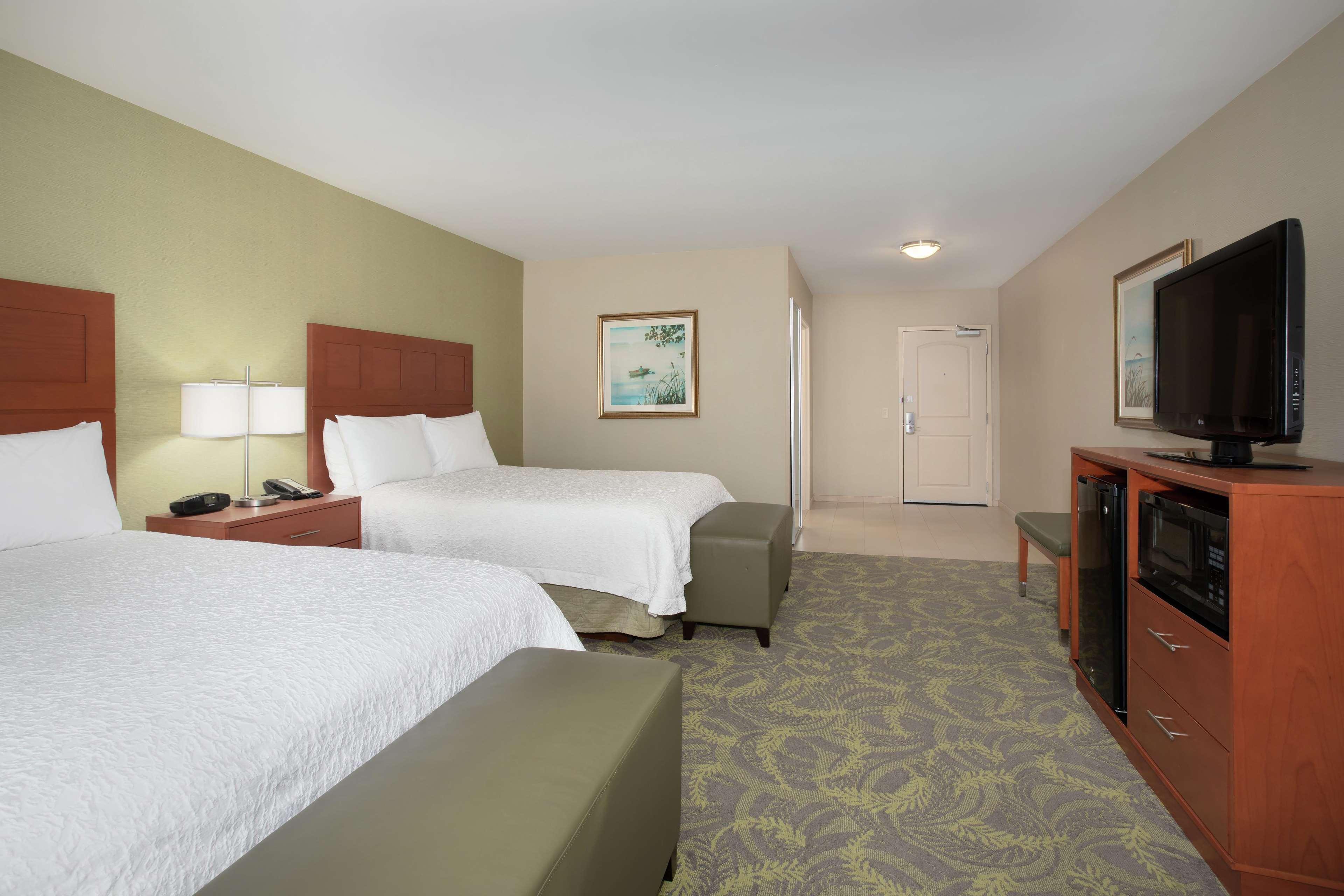 Hampton Inn & Suites Astoria Bagian luar foto