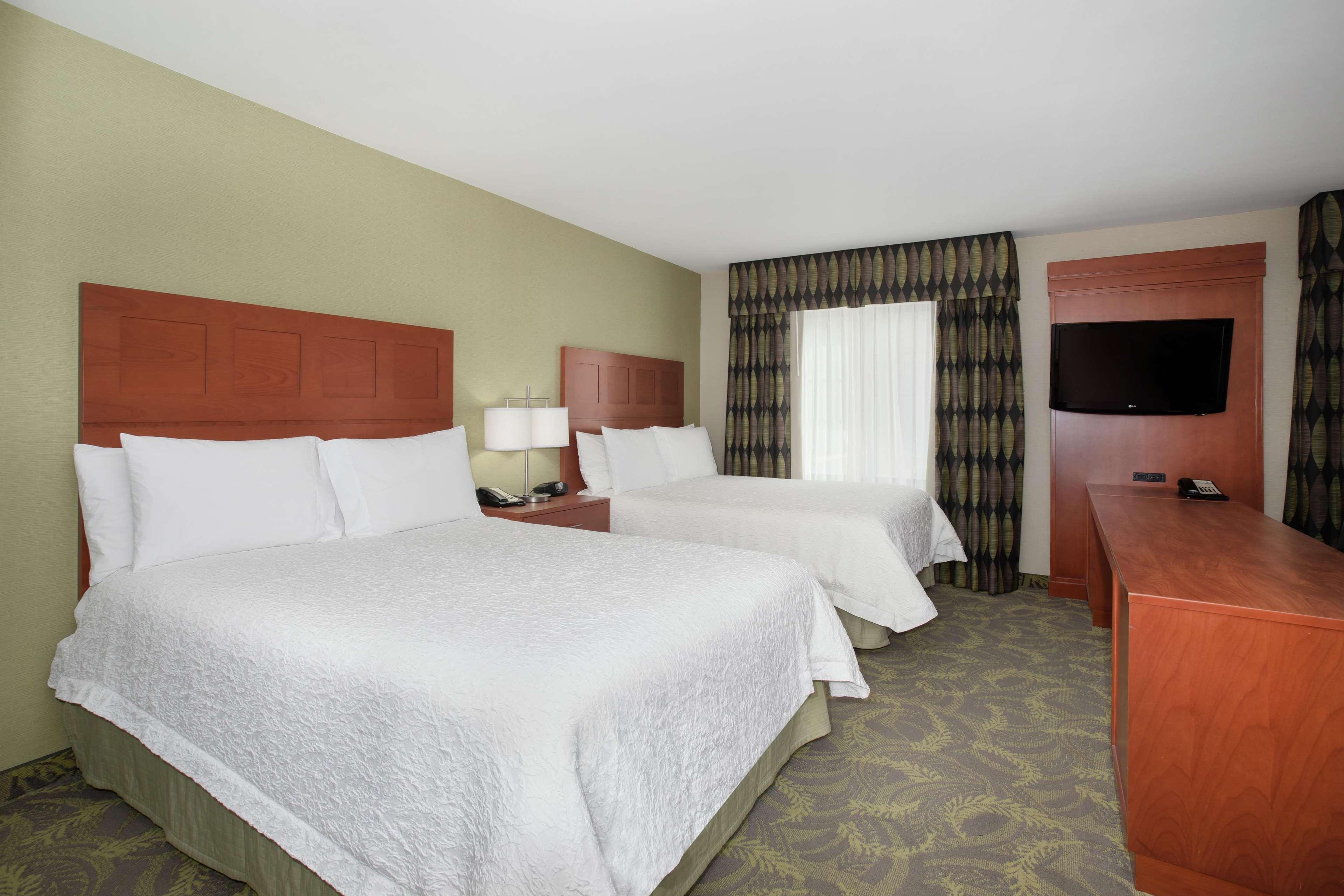 Hampton Inn & Suites Astoria Bagian luar foto