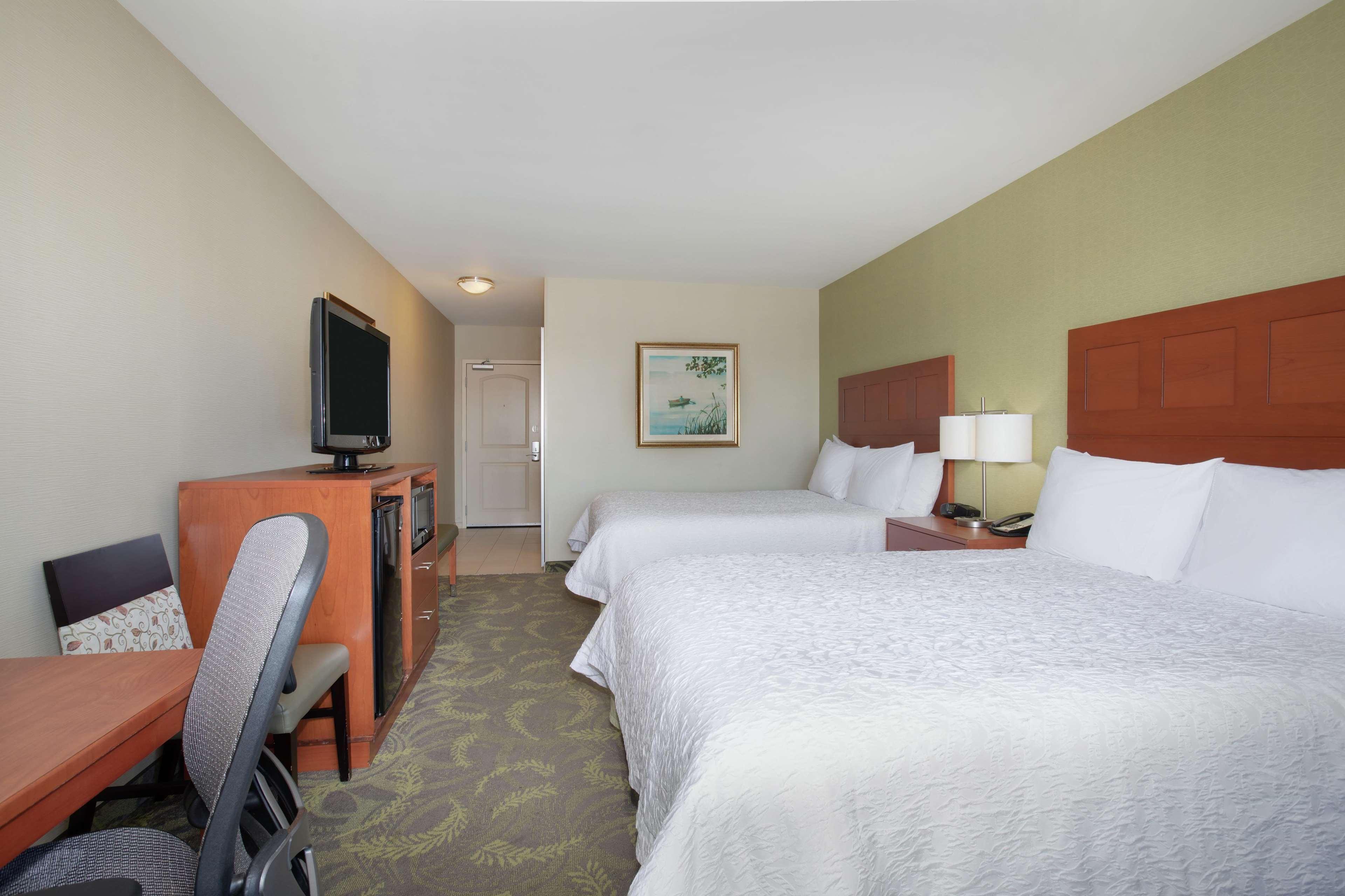 Hampton Inn & Suites Astoria Bagian luar foto