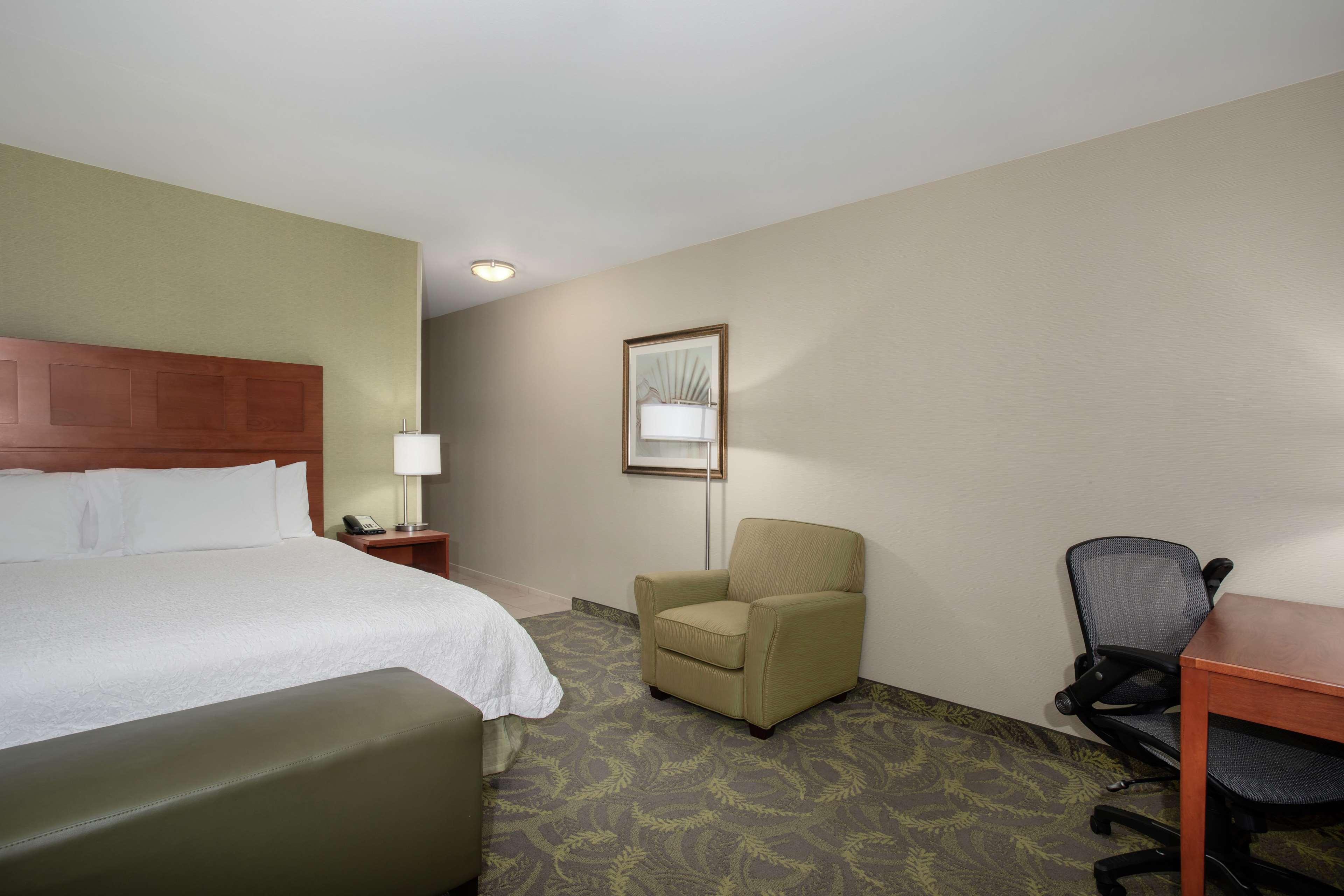 Hampton Inn & Suites Astoria Bagian luar foto