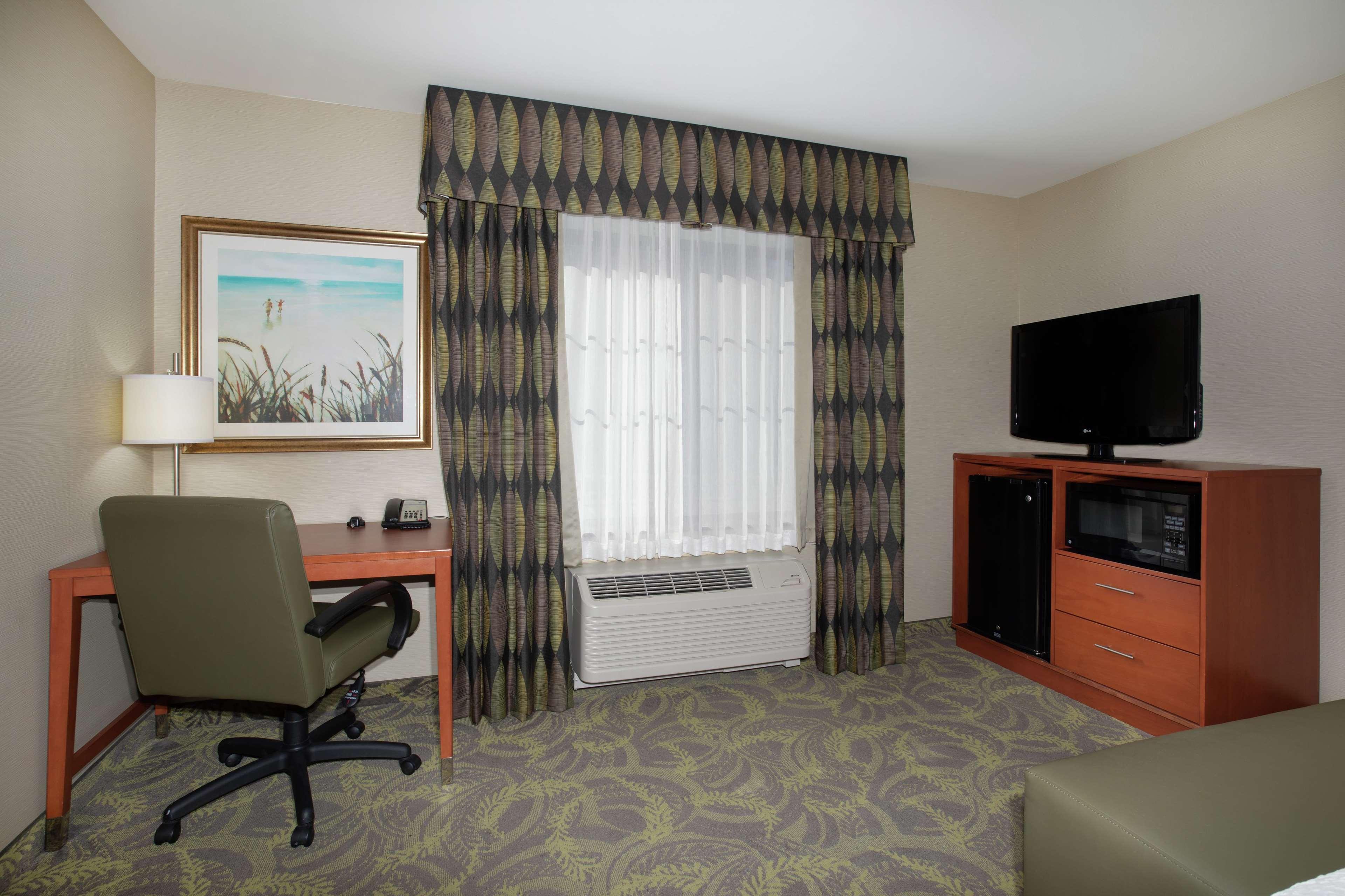 Hampton Inn & Suites Astoria Bagian luar foto