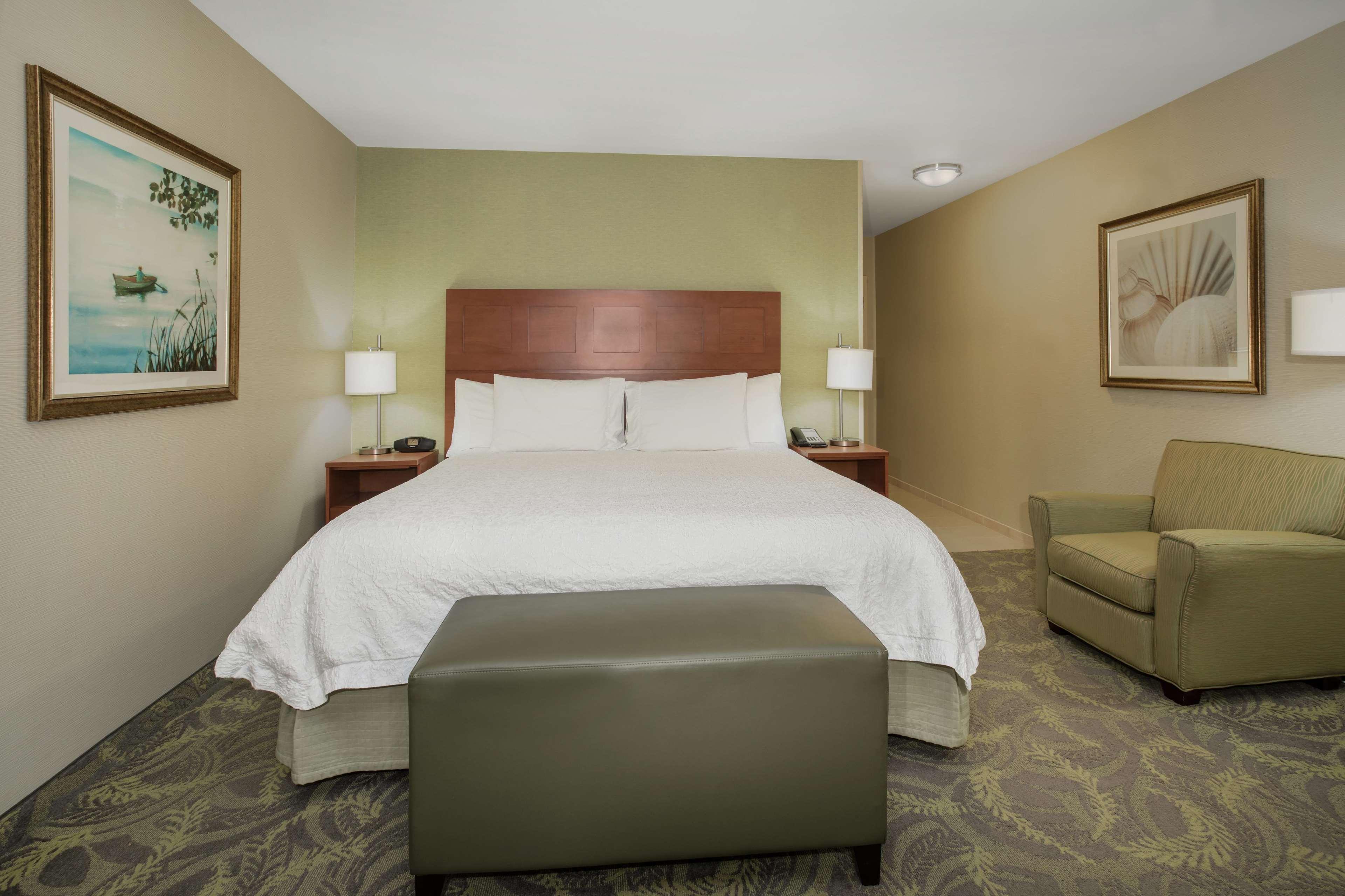 Hampton Inn & Suites Astoria Bagian luar foto