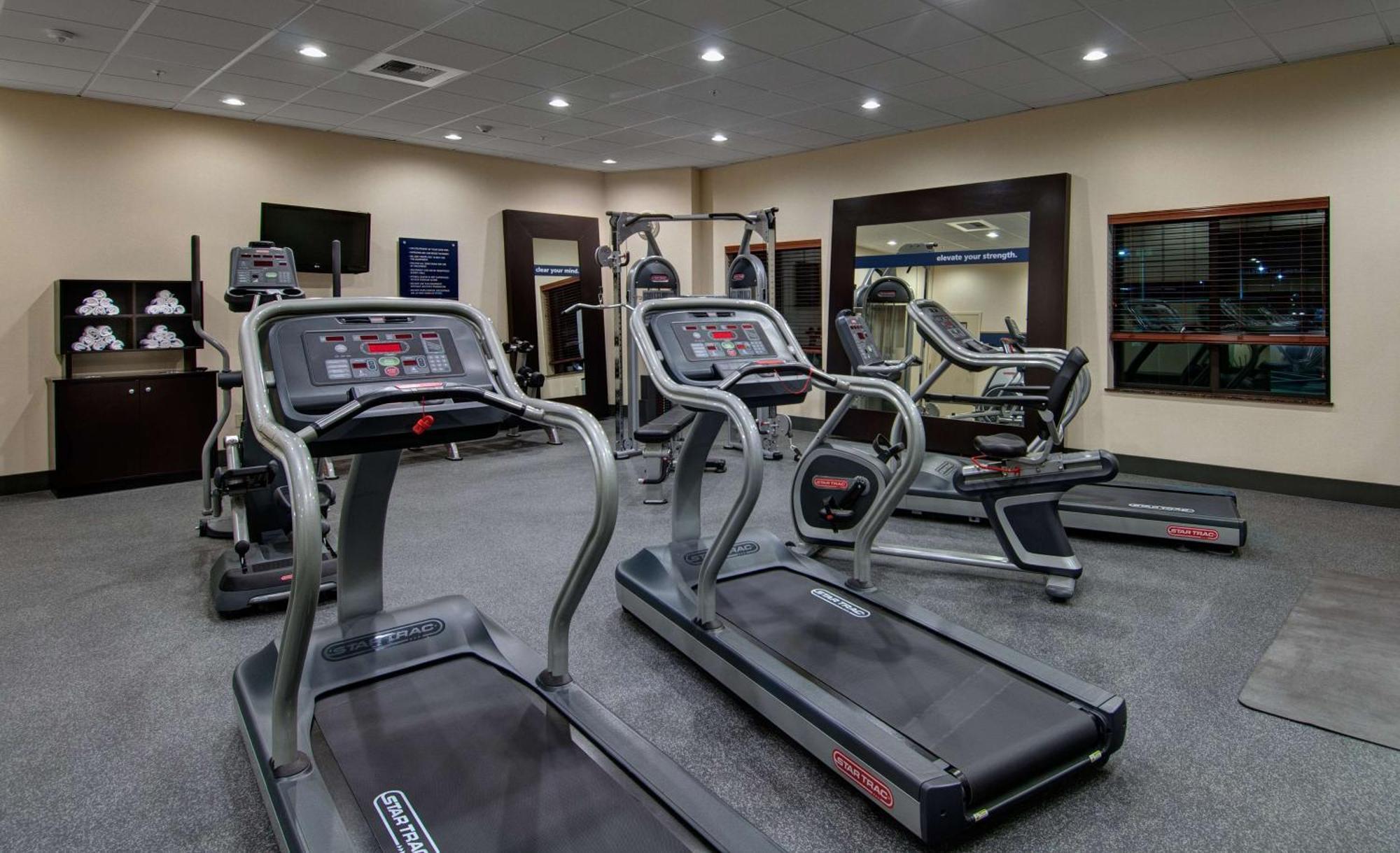 Hampton Inn & Suites Astoria Bagian luar foto