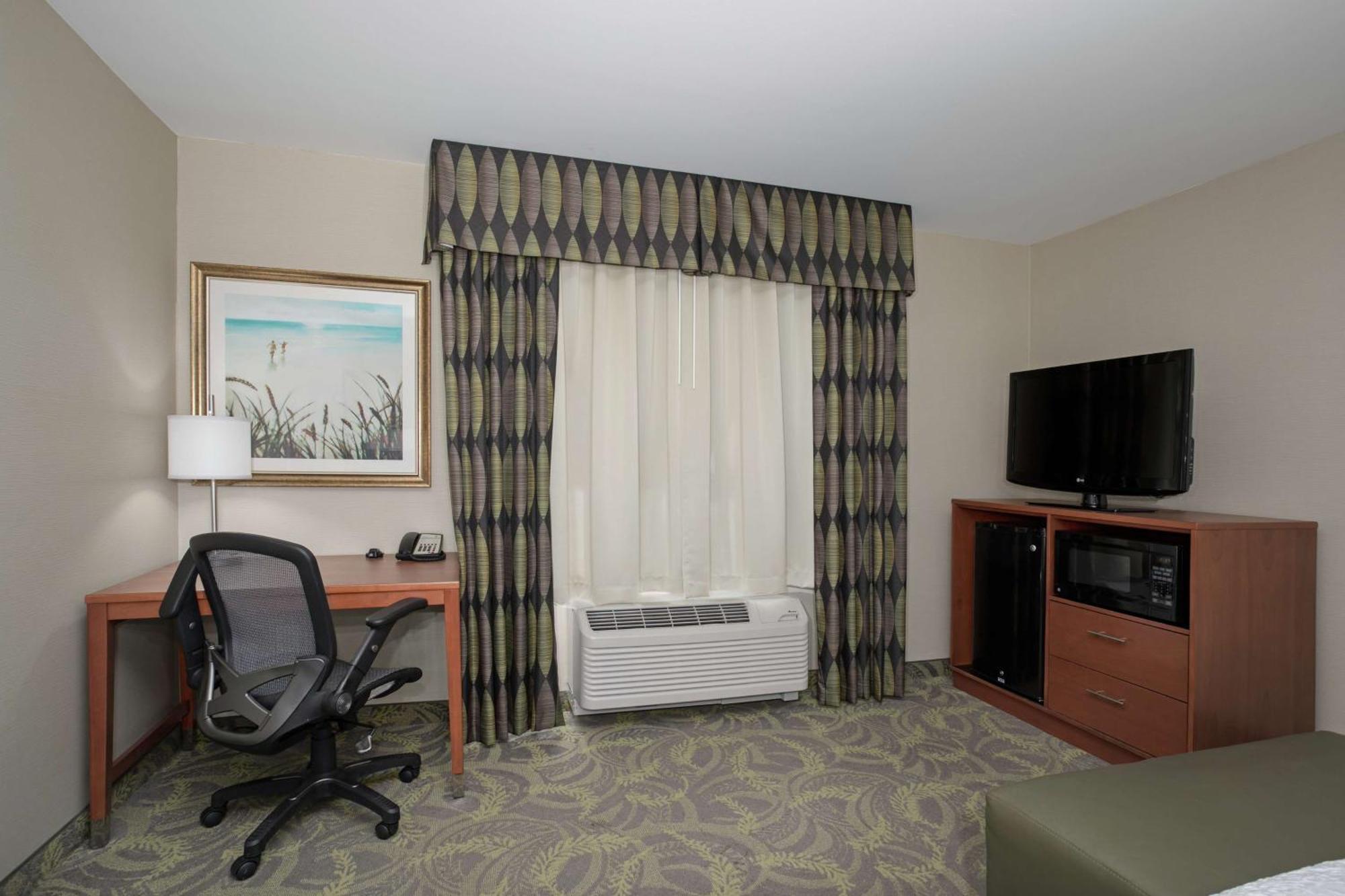 Hampton Inn & Suites Astoria Bagian luar foto