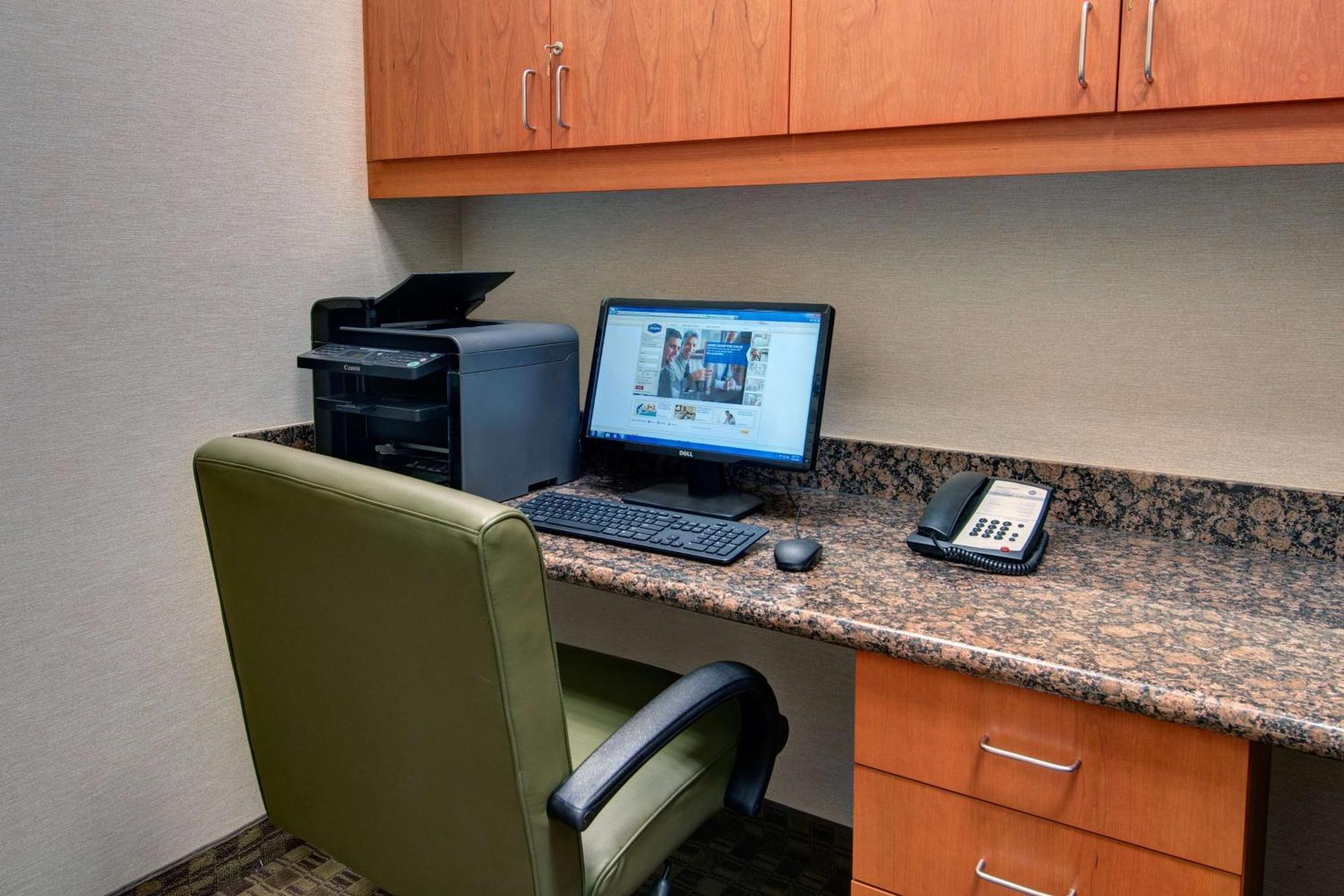 Hampton Inn & Suites Astoria Bagian luar foto