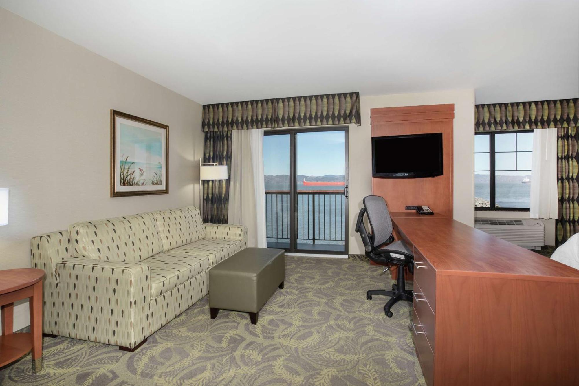 Hampton Inn & Suites Astoria Bagian luar foto